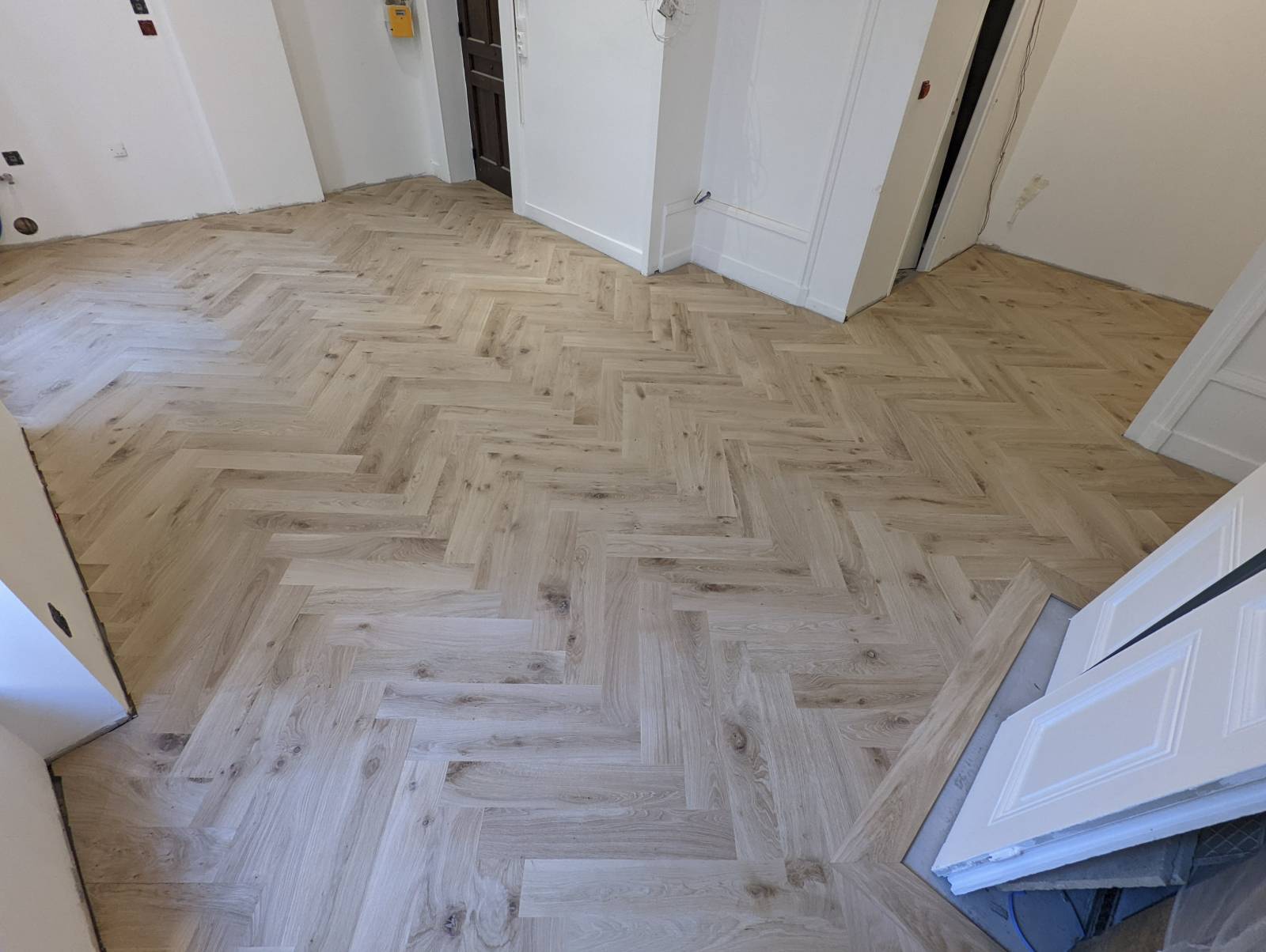 Pose parquet massif bâton rompu Lyon