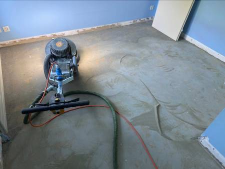 Dépose de la moquette et préparation de la dalle