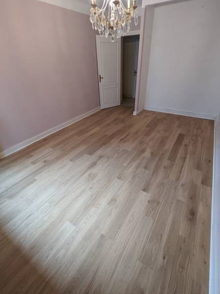 Remplacement et rénovation après dégât des eaux de parquet contrecollé et massif à Craponne